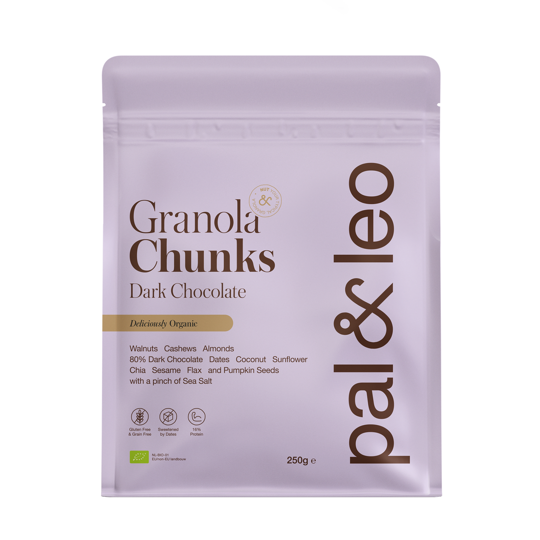 Warme havermout met peer, hazelnootdrink en chocoladegranola